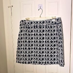 Liz golf Black and White Geometric Women's Skort. 2 Pockets. 18W.